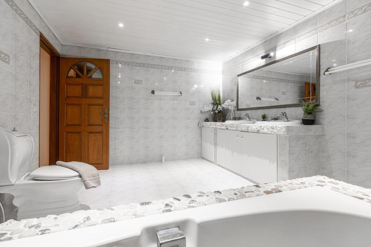 Galadriel Villa With Private Pool & Jacuzzi Κάτω Γερακάρι Εξωτερικό φωτογραφία