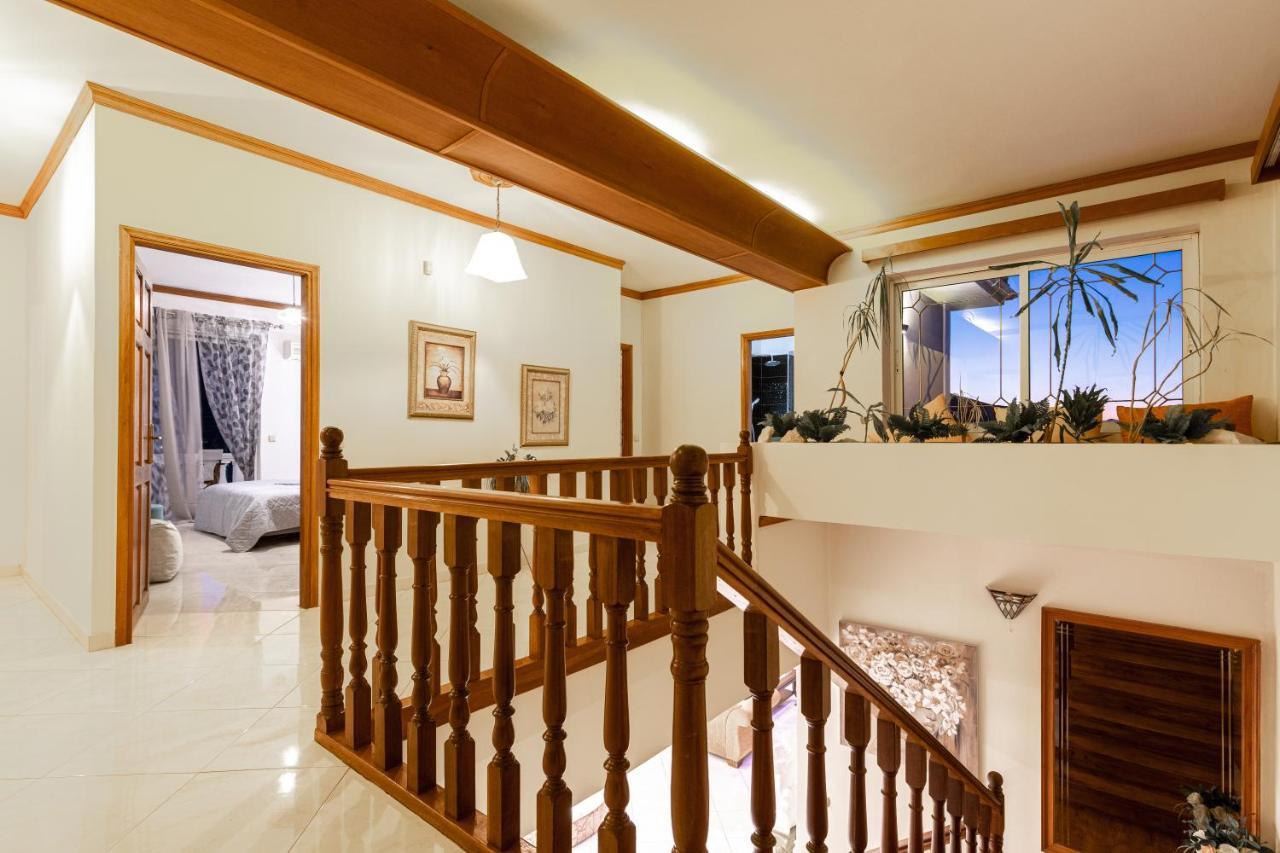 Galadriel Villa With Private Pool & Jacuzzi Κάτω Γερακάρι Εξωτερικό φωτογραφία