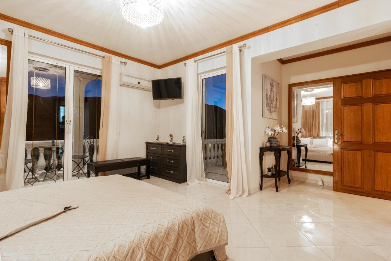 Galadriel Villa With Private Pool & Jacuzzi Κάτω Γερακάρι Εξωτερικό φωτογραφία