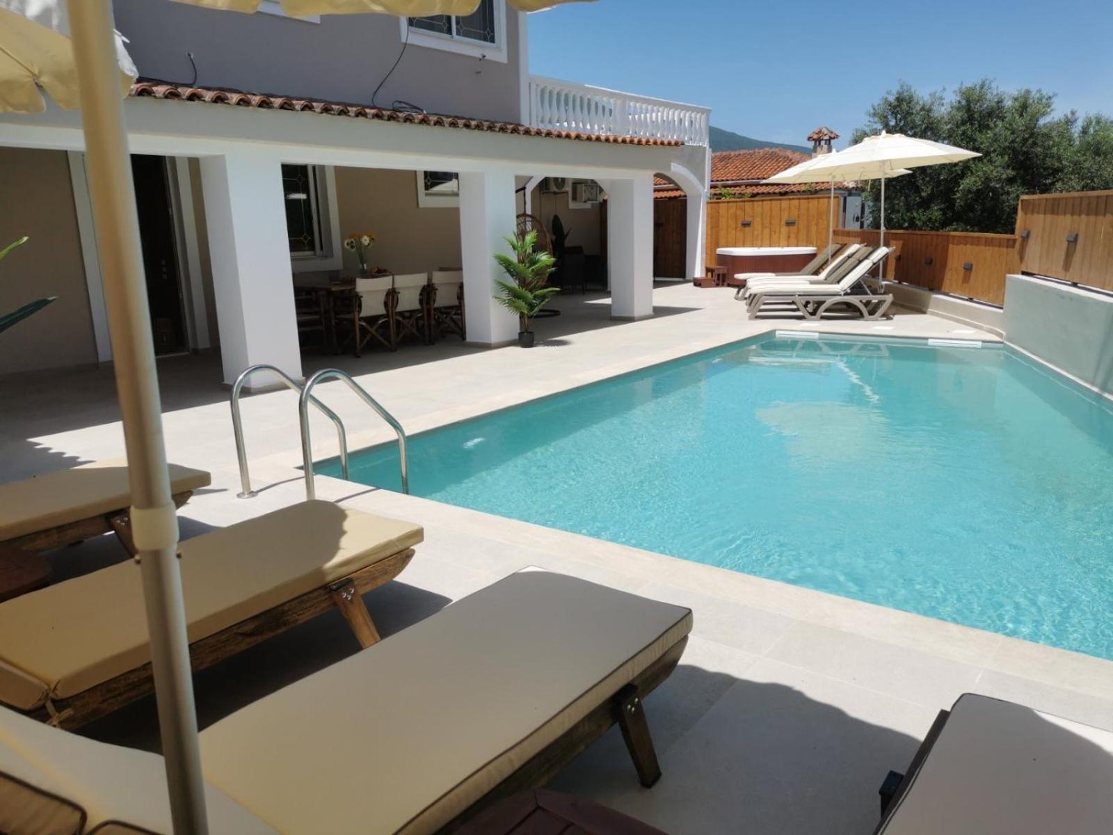 Galadriel Villa With Private Pool & Jacuzzi Κάτω Γερακάρι Εξωτερικό φωτογραφία